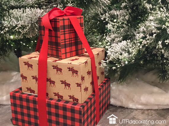 This holiday season, it’s all about plaid (again)!